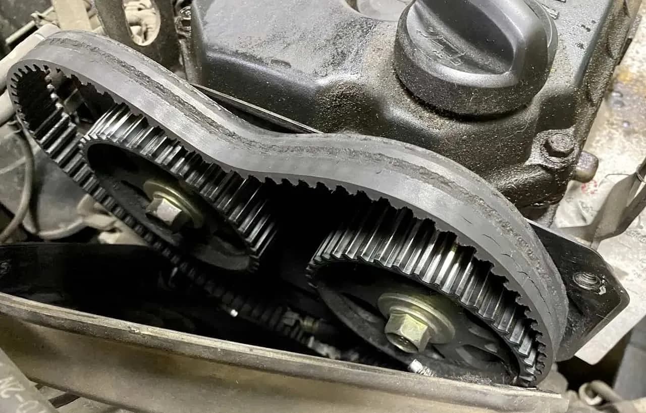 Kiedy wymieniać rozrząd w Jeepie Liberty 3.7, aby uniknąć kosztów?