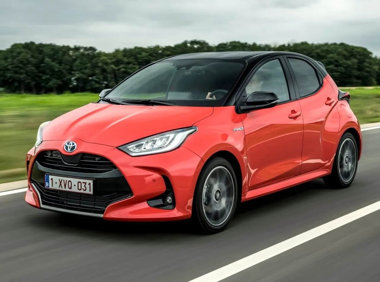 Czy Toyota Yaris Hybrid to dobry wybór? Zobacz zalety i wady