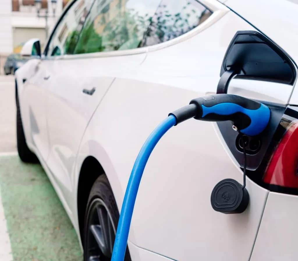 Ile kosztuje jazda samochodem elektrycznym? Sprawdź, ile zaoszczędzisz