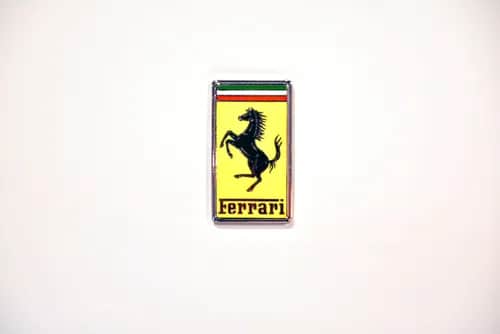 Jaki znaczek ma Ferrari? Odkryj tajemnice logo i jego symbolikę