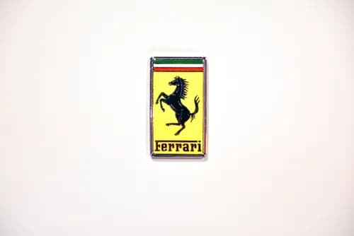 Jaki znaczek ma Ferrari? Odkryj tajemnice logo i jego symbolikę