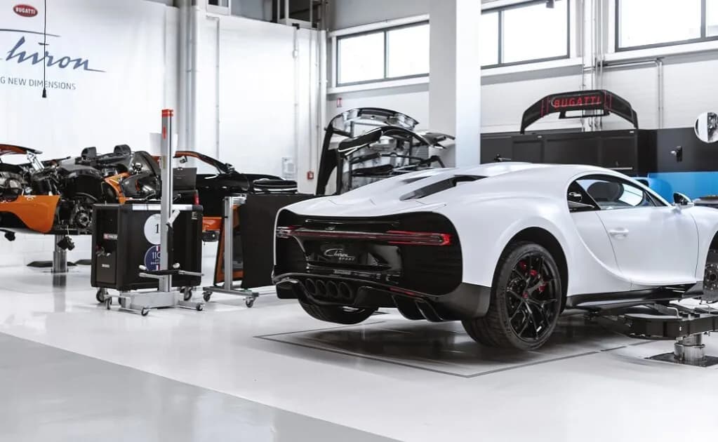 Ile kosztuje wymiana oleju w Bugatti Chiron? Przerażające ceny serwisu