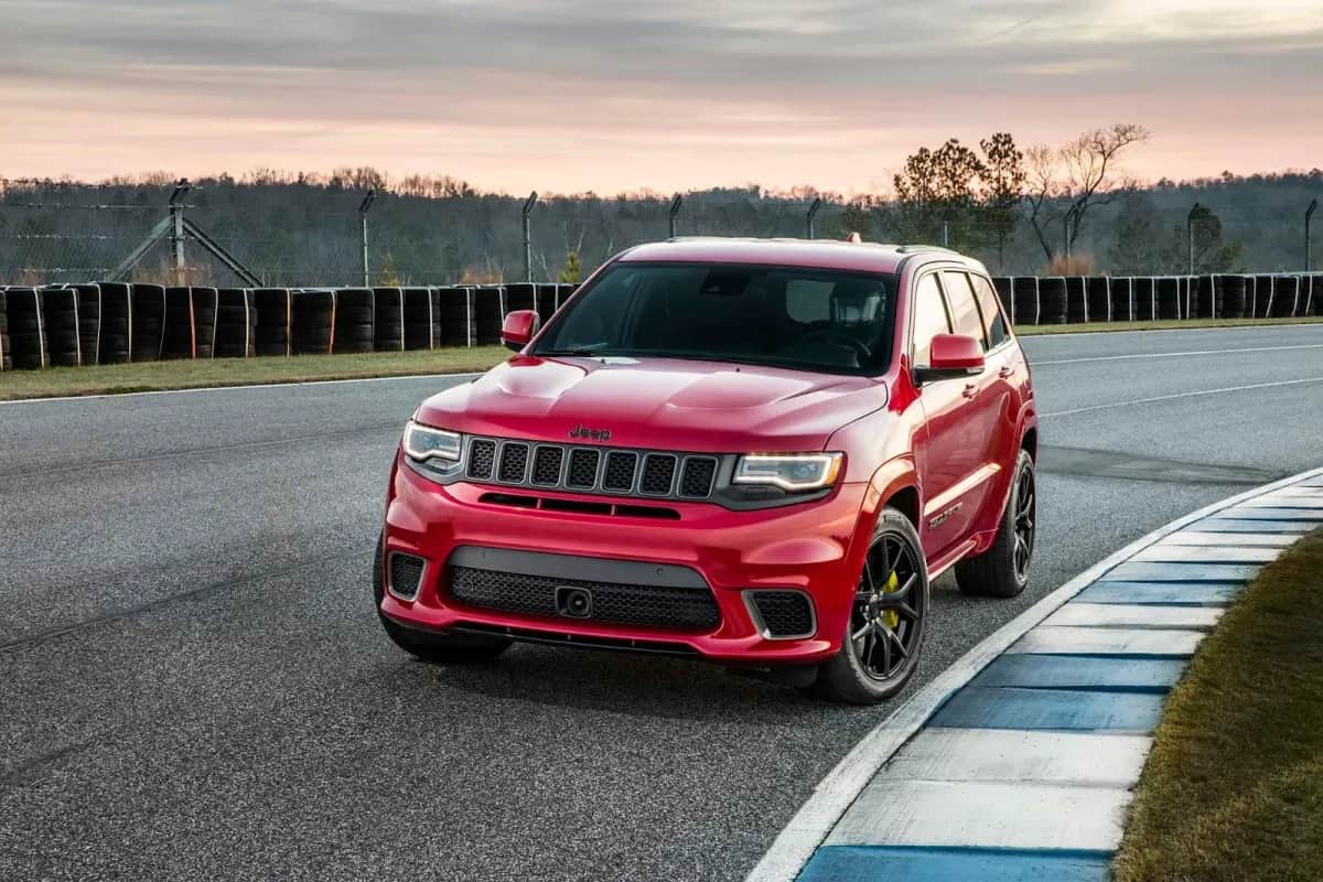 Ile kosztuje jeep grand cherokee? Ceny nowych i używanych modeli
