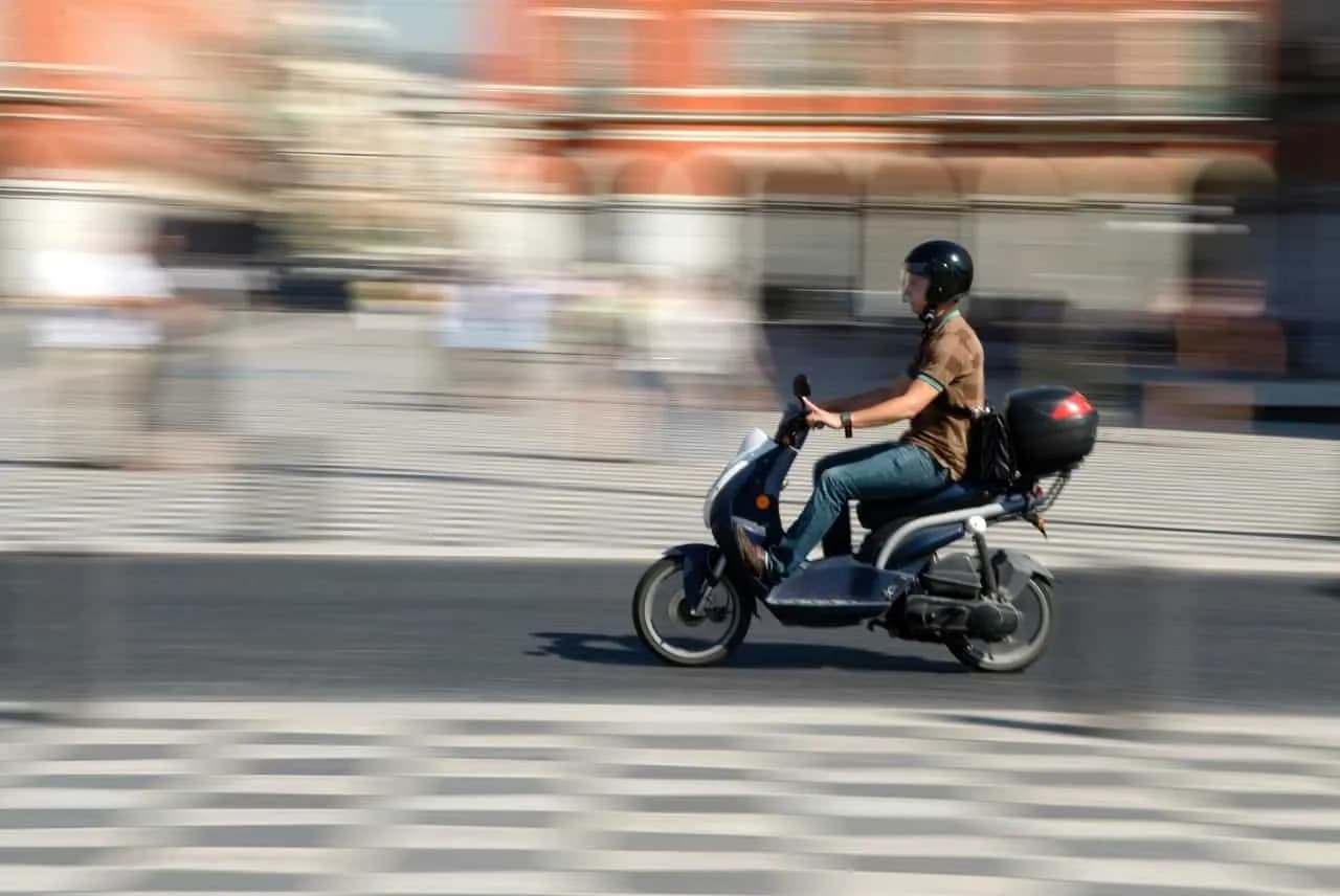 Ile kosztuje ubezpieczenie motoroweru? Sprawdź najniższe ceny OC